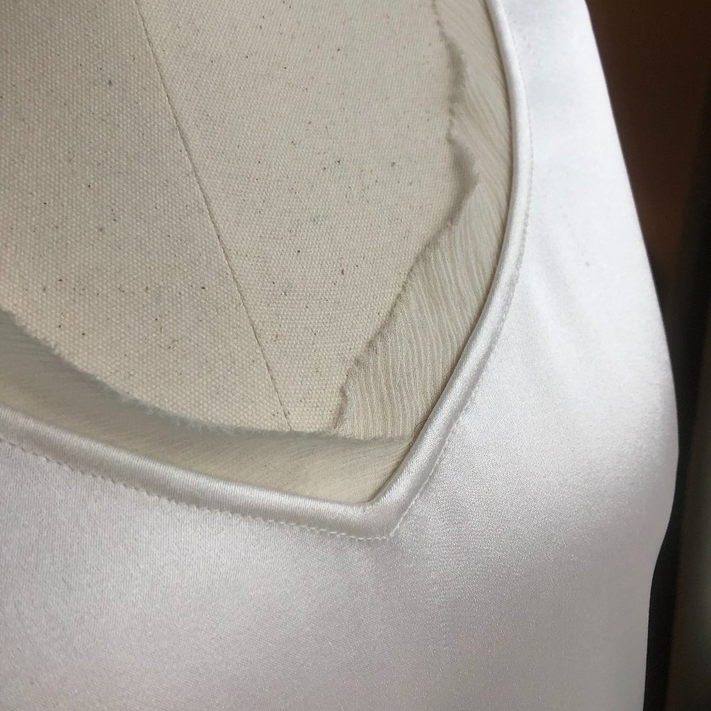 St. John Couture liquid silk sleeveless V neck top